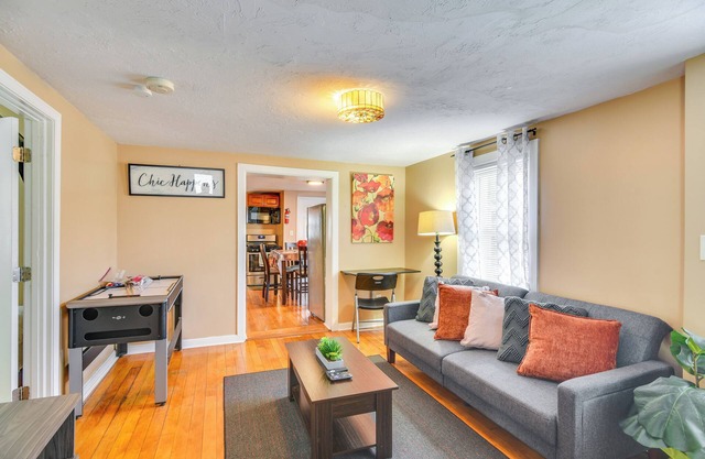 Stunning Brockton Apt < 4 Mi to Westgate Mall!