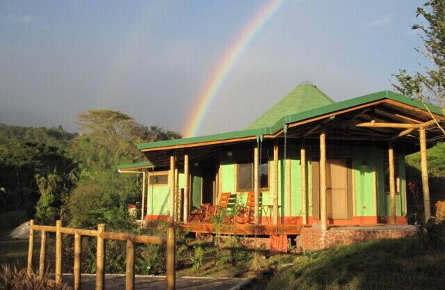 Stunning Cathedral Ceiling Bamboo house on Coffee Farm near Poas Volcano