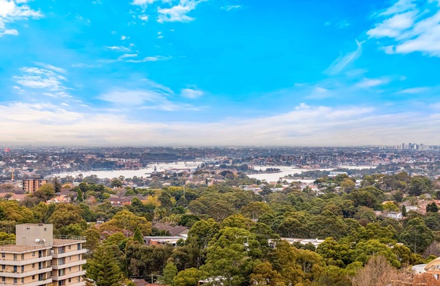 Stunning City and Water View Apartment