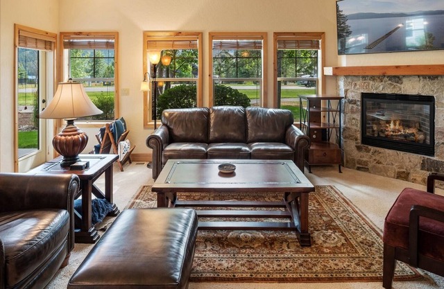 Stunning Condo | Dover Bay Waterfront Community