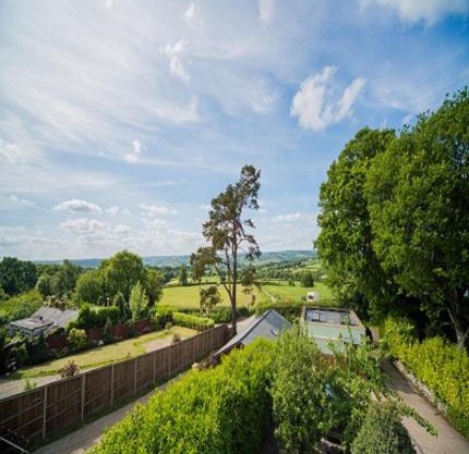 Stunning Countryside Views & Private Balcony! 3 Miles to Lyme Regis, Cosy Snug Room - Free Parking & WiFi