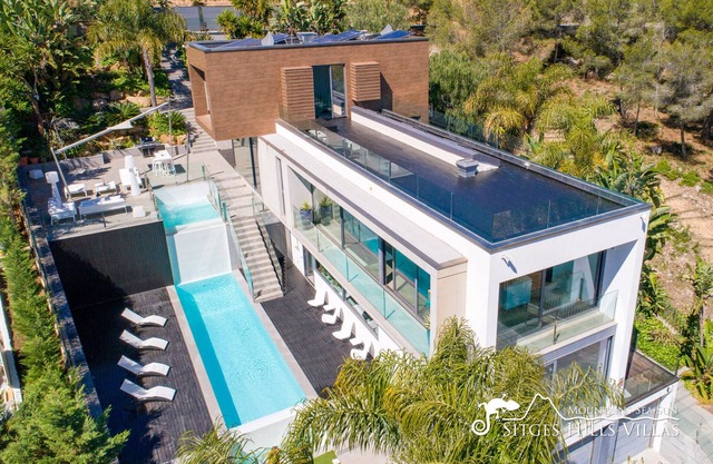 Stunning Designer Villa Sapphire with sea views