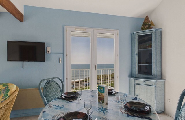 Stunning ocean view for 4 people