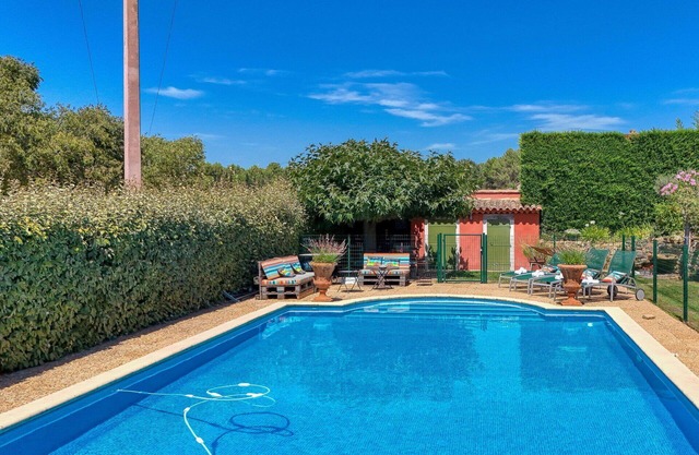 Stunning private villa for 8 guests with A/C, private pool, WIFI, TV and terrace