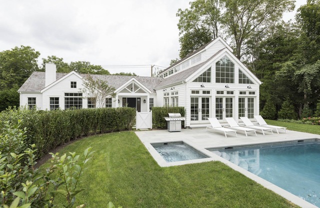Stunning Hampton Holiday Family Fantasy for your Team