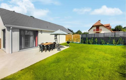 Stunning Home In Angerville L'orcher