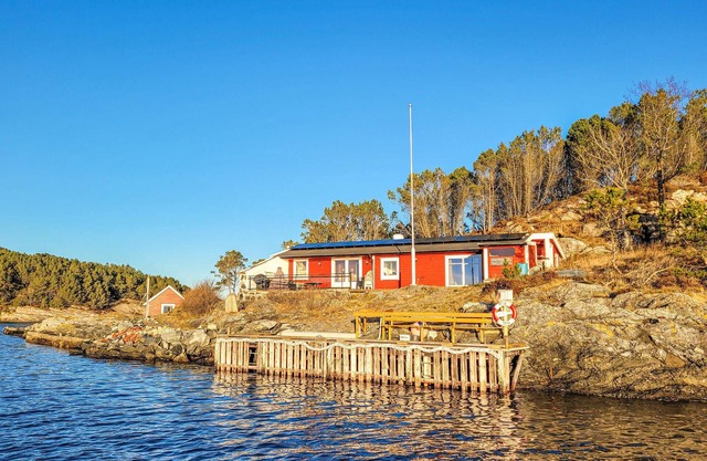 Stunning home in ågotnes with kitchen
