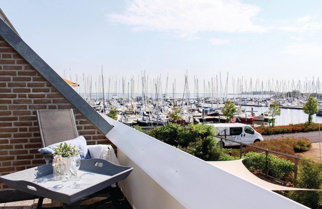 Stunning home in Bruinisse with kitchen