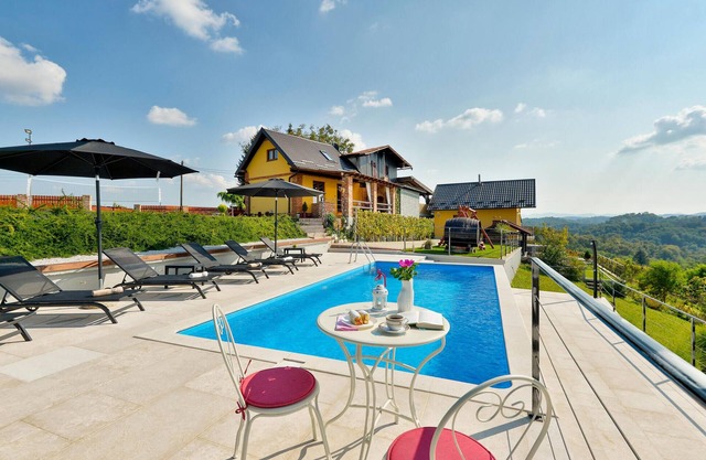 Stunning home in Cestica with sauna