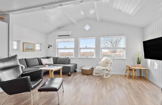 Stunning home in Humble with WiFi