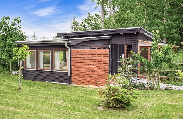 Stunning home in Löttorp with WiFi