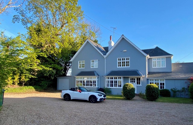 Stunning Home, owned by interior photographer sleeps 8