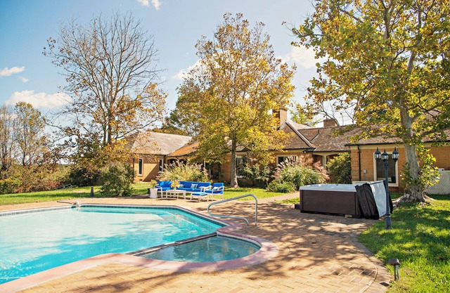 Stunning House with Private Pool and Hot Tub on Rural Estate