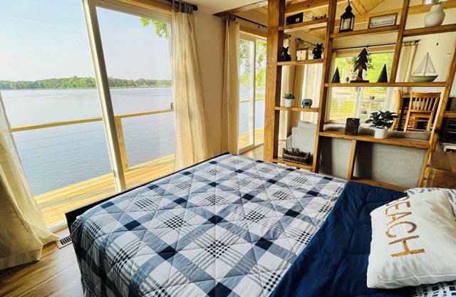Stunning Lake View - Cabin 11
