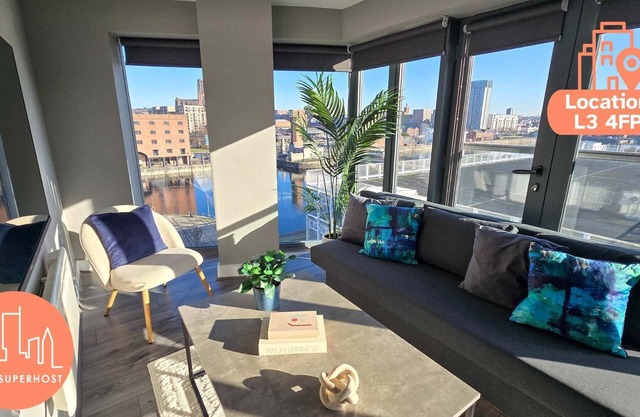 Stunning Liverpool Dockside Apt by City SuperHost