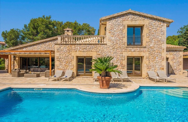 Stunning luxury beach villa for 12 with private swimming pool in Puerto Pollensa