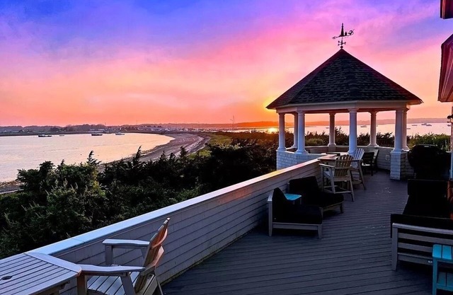 Stunning Luxury House with Sunset and Private Beach
