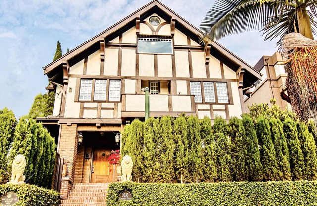 Stunning Mansion by The Convention Center & Little Italy w/HotTub AC Parking