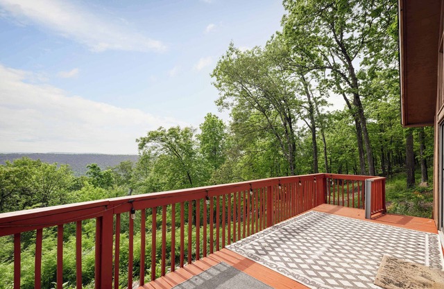 Stunning Mountain Views w/Deck & Grill on 5 Acres!