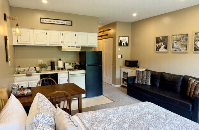 Stunning Mountain Views! Cozy Studio Resort Condo