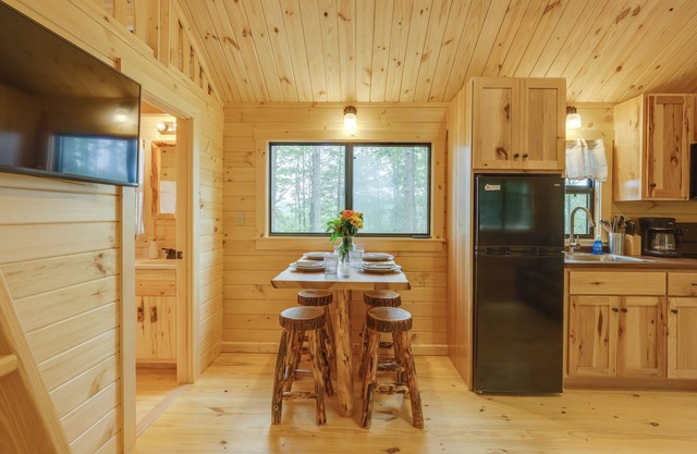 Stunning Mtn Views: Middlebury Center Retreat!