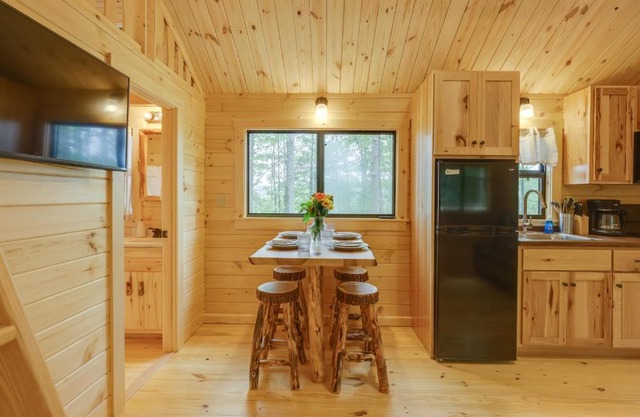 Stunning Mtn Views Middlebury Center Retreat!