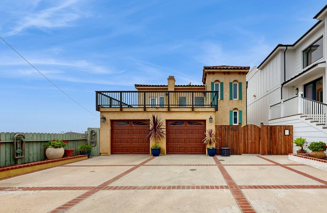 Stunning oceanfront view in every room, steps to beach, 15 mins to Santa Barbara