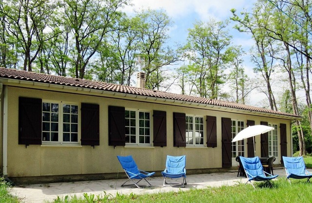 Stunning private villa for 6 guests with WIFI, TV, terrace, pets allowed and parking