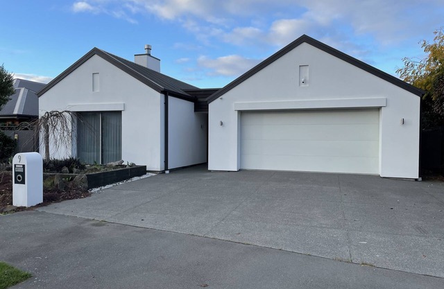 Stunning park side house in Wigram Skies