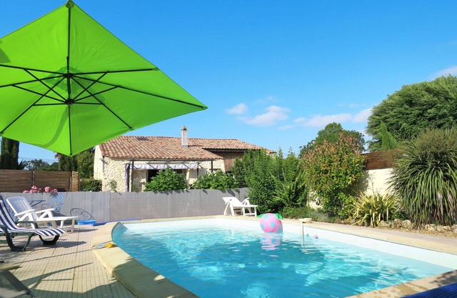 Stunning private villa for 5 guests with WIFI, pool, TV and terrace