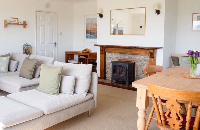 Stunning private villa for 4 people with WIFI, TV, patio and parking