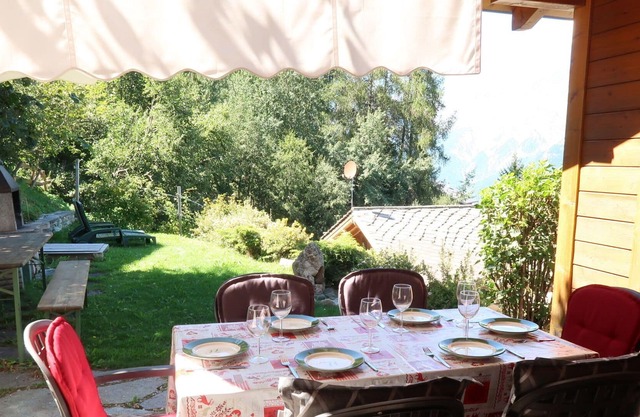 Stunning private villa for 5 guests with WIFI, TV and parking