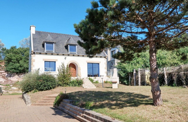 Stunning private villa for 6 guests with WIFI, TV, terrace and pets allowed