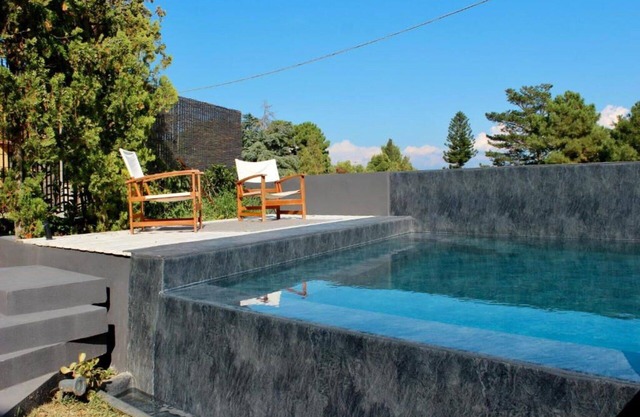 Stunning private villa for 4 guests with private pool, WIFI, veranda and parking