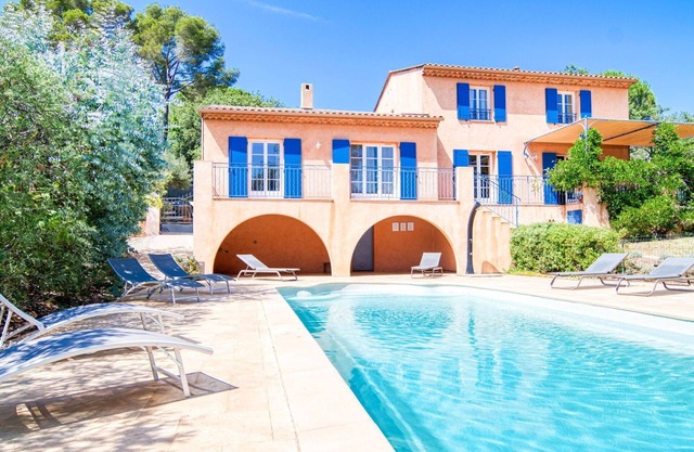 Stunning private villa for 8 people with WIFI, A/C, private pool, TV, terrace and pets allowed