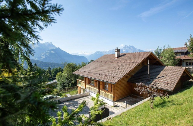Stunning private villa for 8 guests with WIFI, TV, terrace and parking