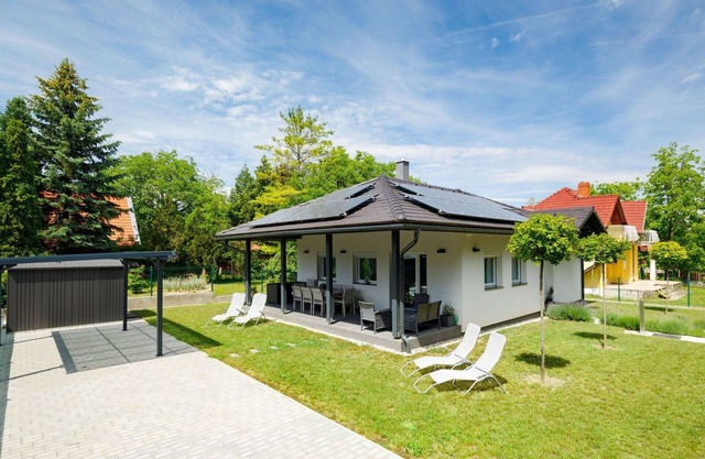 Stunning private villa for 6 guests with A/C, WIFI, TV, terrace and parking