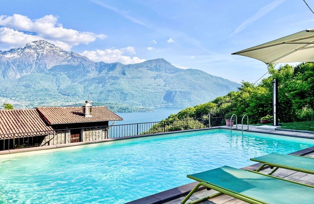 Stunning private villa for 6 guests with WIFI, pool, TV, terrace and panoramic view