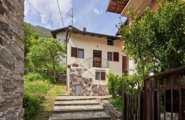 Stunning private villa for 3 guests with WIFI, patio and pets allowed