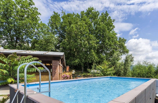 Stunning private villa for 5 guests with WIFI, private pool, pets allowed and parking