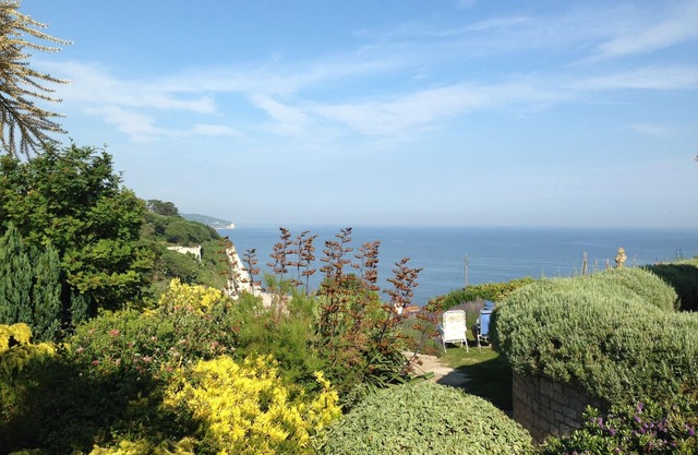 Stunning Sea Views, Large Gardens, New bathroom for 2020,Parking, WIFI