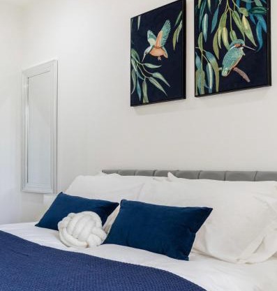 Stunning Studio Flat Minutes from Lewisham Station With View
