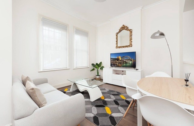 STUNNING SYDNEY HOME 1