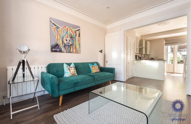 Stunning town centre ground floor garden apartment