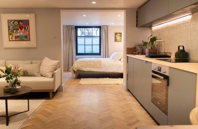 Stunning townhouse apartment in central Cambridge