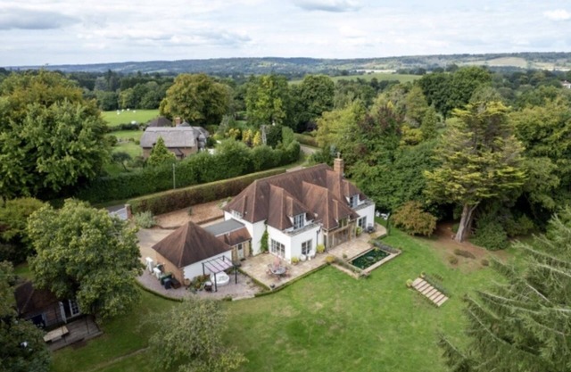 Stunning & tranquil. Heart of the Surrey Hills