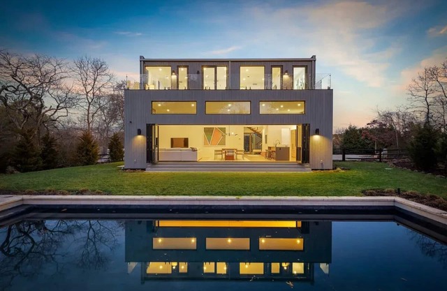 Stunning, ultra-modern 4-BR house with private pool in the Heart of the Hamptons