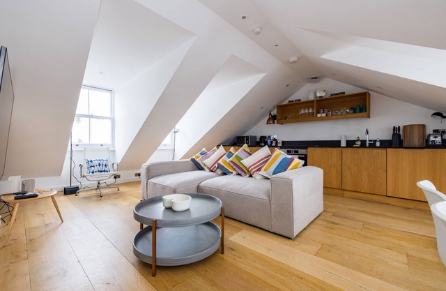 Stunning views, top floor flat