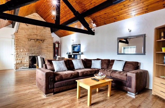 Stunning villa for 8 guests with WIFI, TV, pets allowed and parking