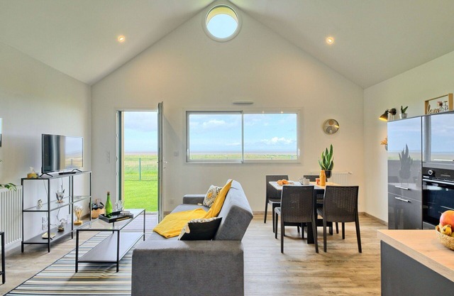 Stunning villa for 3 guests with WIFI, TV, patio and parking